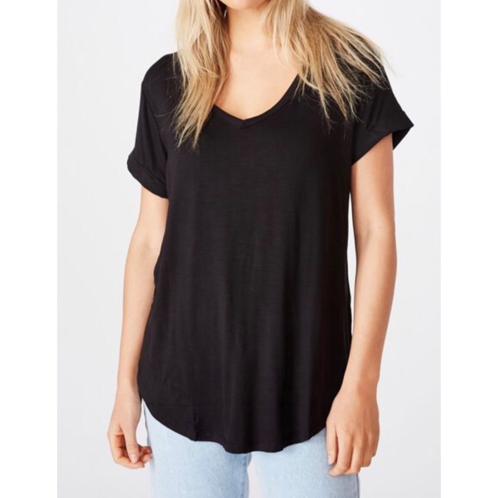 NWT COTTON ON KARLY V NECK TOP BEAUTIFUL SHORT NEW